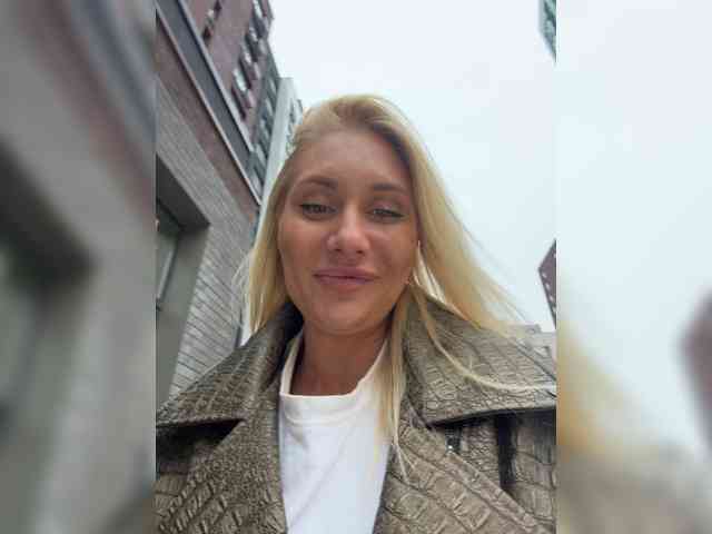 Tvoyasamka77 webcam