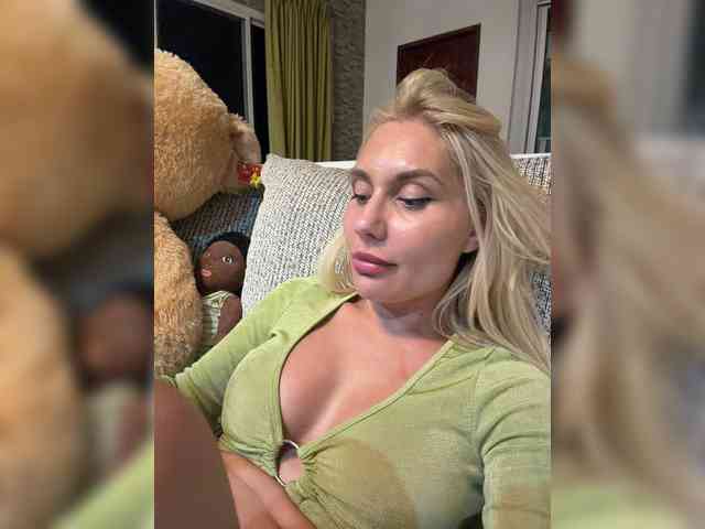 Tvoyasamka77 webcam