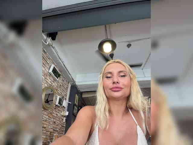 Tvoyasamka77 webcam