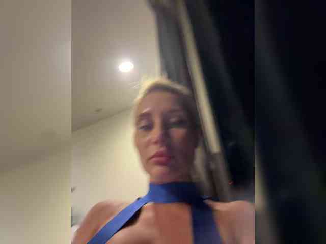 Tvoyasamka77 webcam