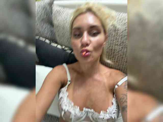 Tvoyasamka77 webcam