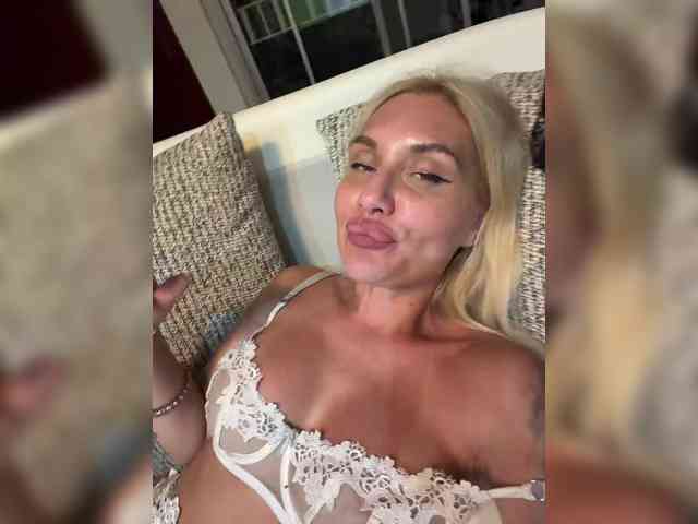 Tvoyasamka77 webcam