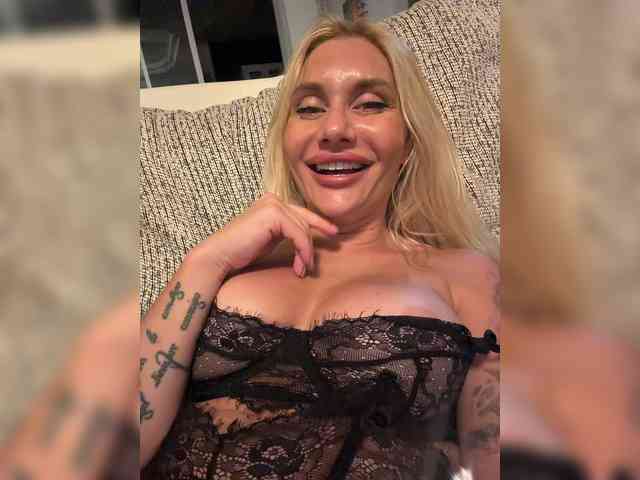 Tvoyasamka77 webcam