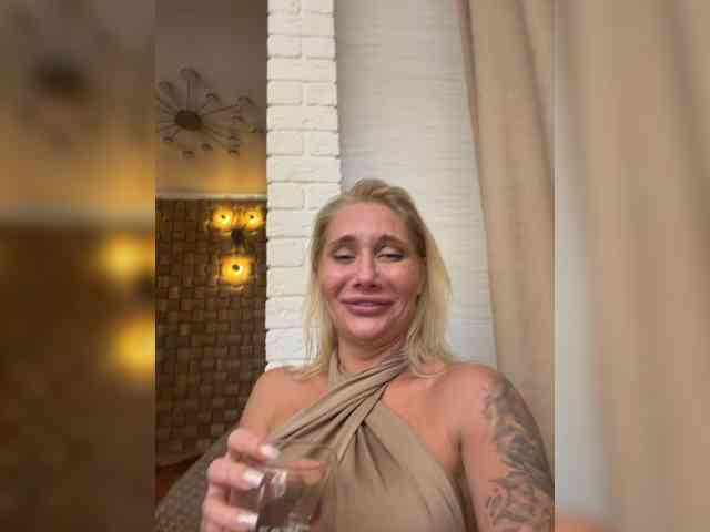Tvoyasamka77 webcam