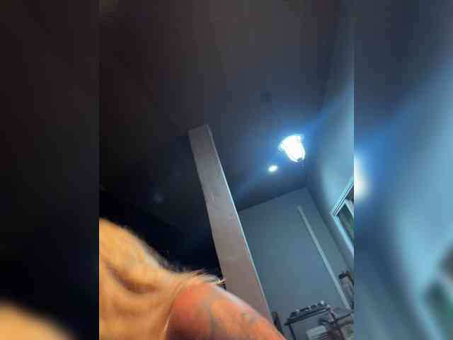 Tvoyasamka77 webcam