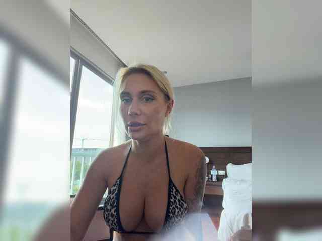 Tvoyasamka77 webcam