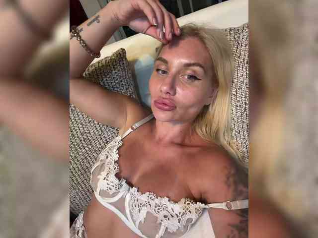 Tvoyasamka77 webcam