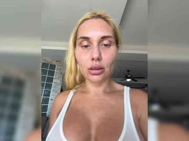 Tvoyasamka77 webcam
