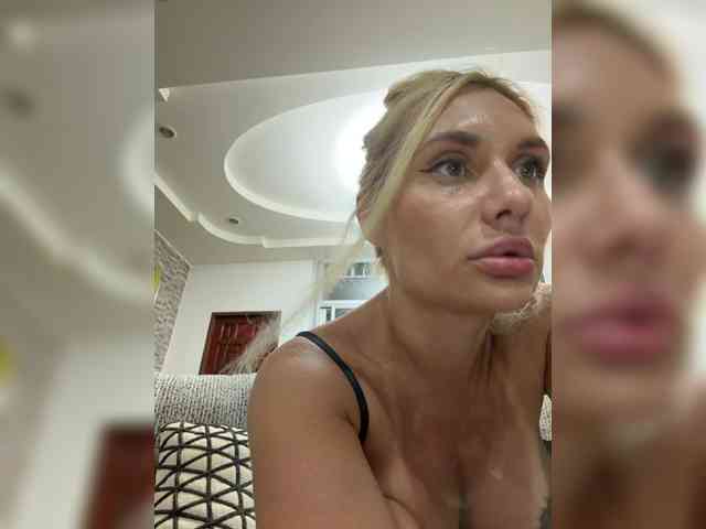 Tvoyasamka77 webcam