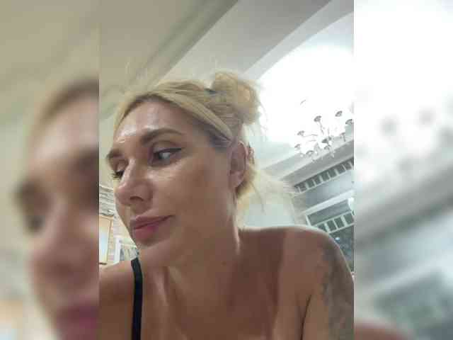 Tvoyasamka77 webcam