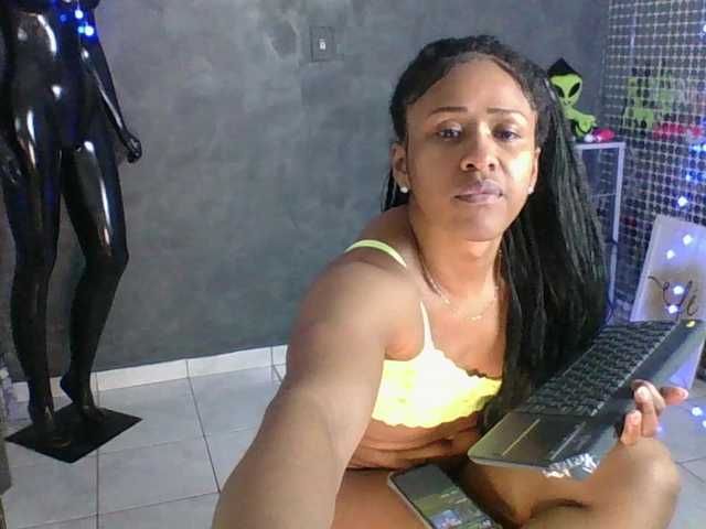 Anjinhamah live cam on BongaCams