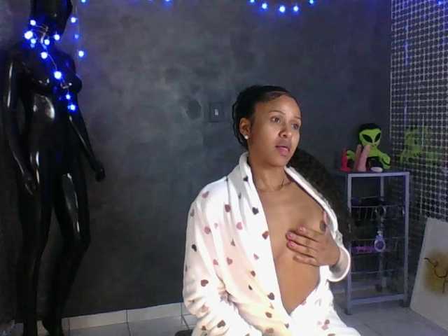 Anjinhamah live cam on BongaCams