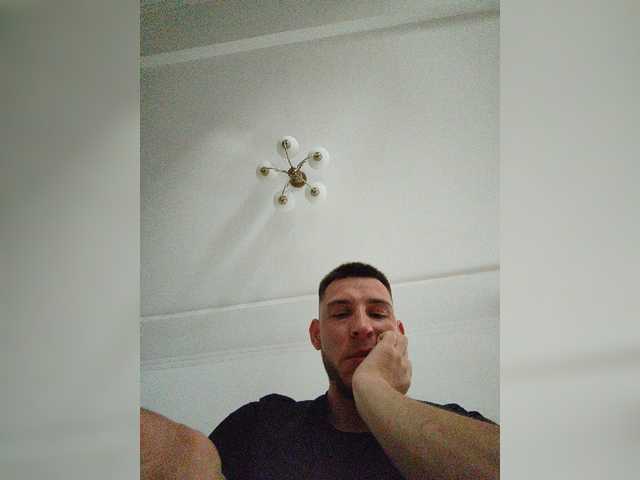 Svoy-1a — live male cam