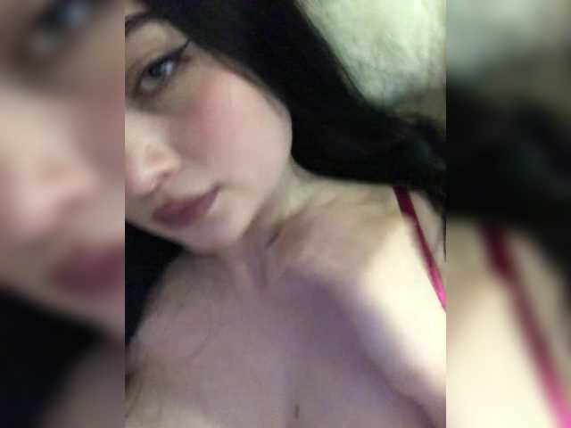 BabyMilia717 Live Cam and Statistics on UnifiedCams