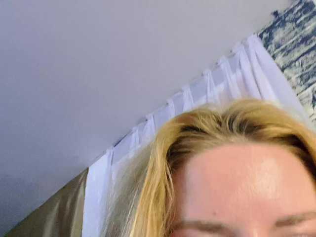Jennifferr live cam on BongaCams