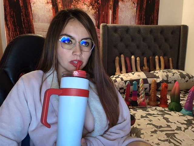 sofia23dirty live webcam show