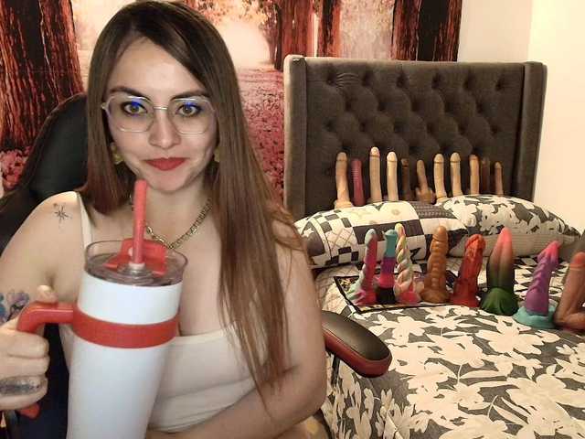 sofia23dirty live webcam show