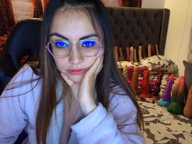 sofia23dirty's BongaCams show and profile
