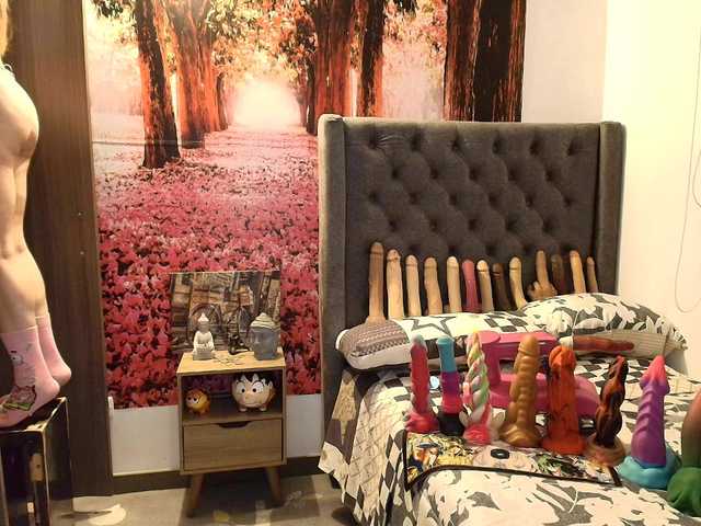 sofia23dirty's BongaCams show and profile