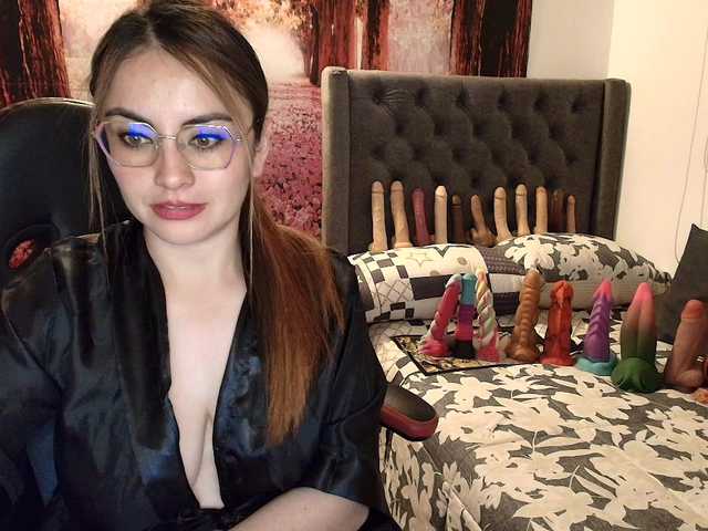 sofia23dirty live webcam show