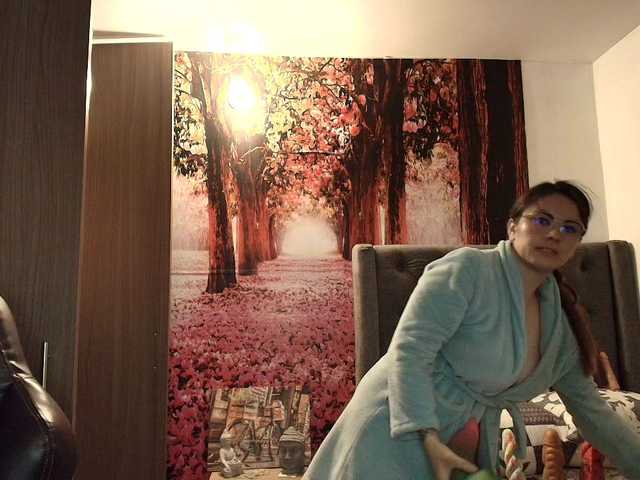 sofia23dirty live webcam show