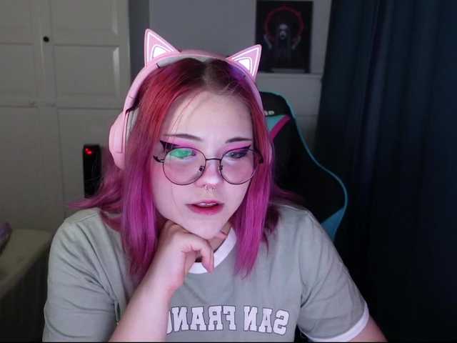 Furiyssh live webcam show