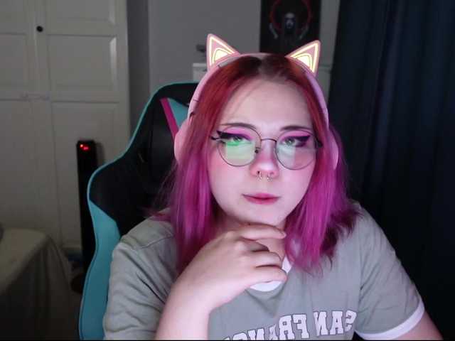 Furiyssh live webcam show