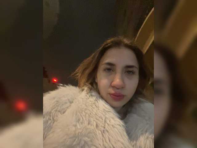 alizii, en vivo ahora en BongaCams