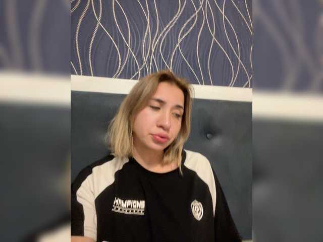 alizii, live now on BongaCams