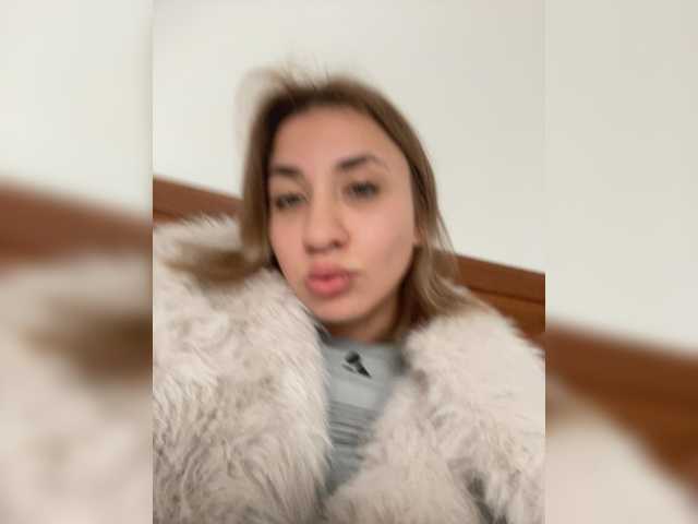 alizii, en vivo ahora en BongaCams