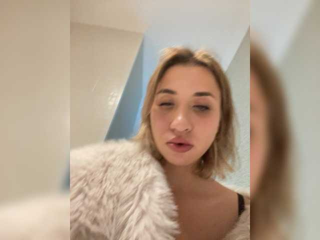 alizii, live now on BongaCams