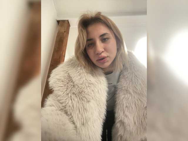 alizii, en vivo ahora en BongaCams