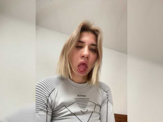 alizii, en vivo ahora en BongaCams