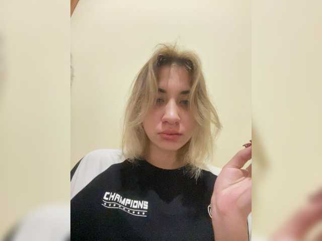alizii, en directo ahora en BongaCams