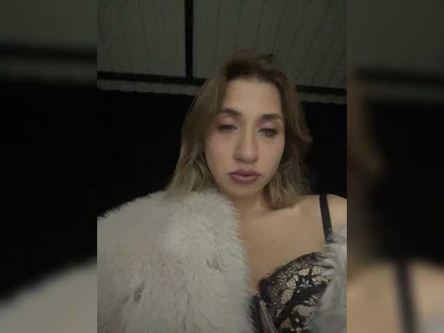 alizii, en vivo ahora en BongaCams