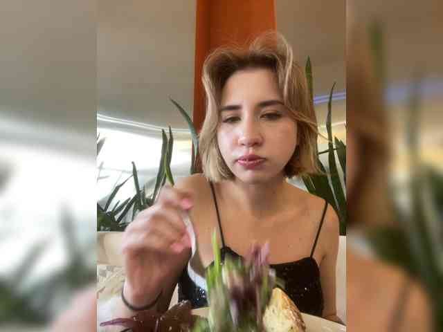 alizii's webcam live show
