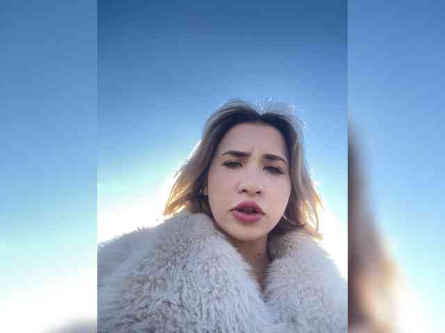 Alizii's cam show statistics and live stream