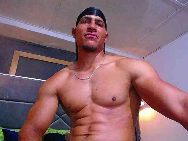 teddyfit19cm Live Webcam on BongaCams