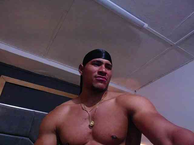teddyfit19cm Live Webcam on BongaCams