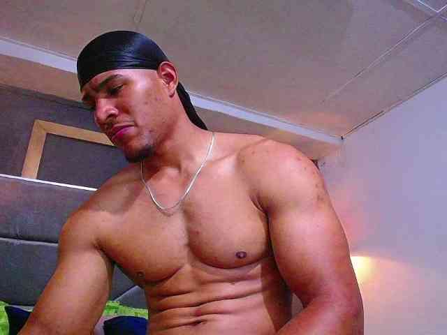 teddyfit19cm Live Webcam on BongaCams