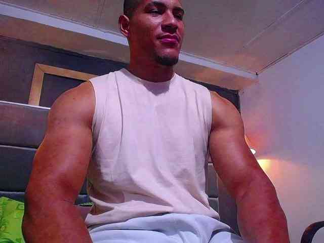 teddyfit19cm Live Webcam on BongaCams