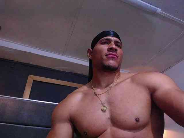 teddyfit19cm Live Webcam on BongaCams