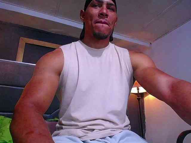 teddyfit19cm Live Webcam on BongaCams