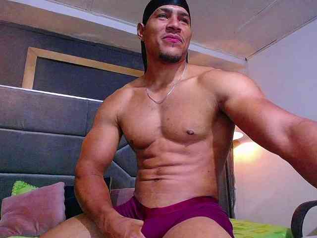 teddyfit19cm Live Webcam on BongaCams
