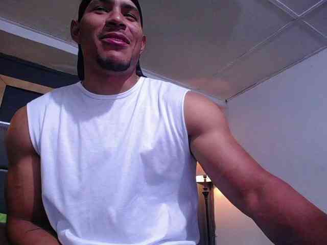 teddyfit19cm Live Webcam on BongaCams