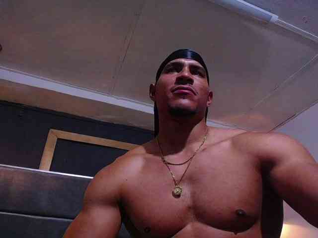 teddyfit19cm Live Webcam on BongaCams