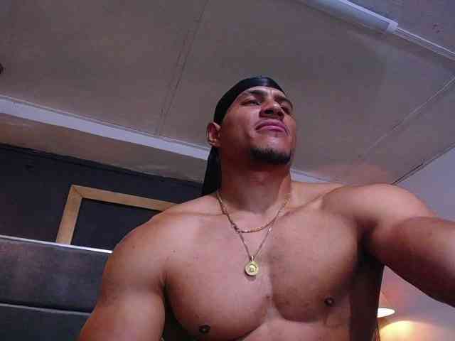 teddyfit19cm Live Webcam on BongaCams
