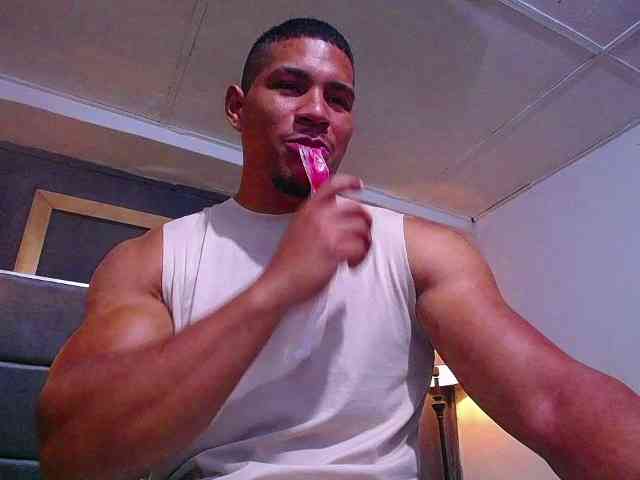 teddyfit19cm Live Webcam on BongaCams