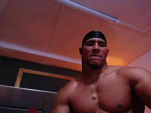 teddyfit19cm Live Webcam on BongaCams