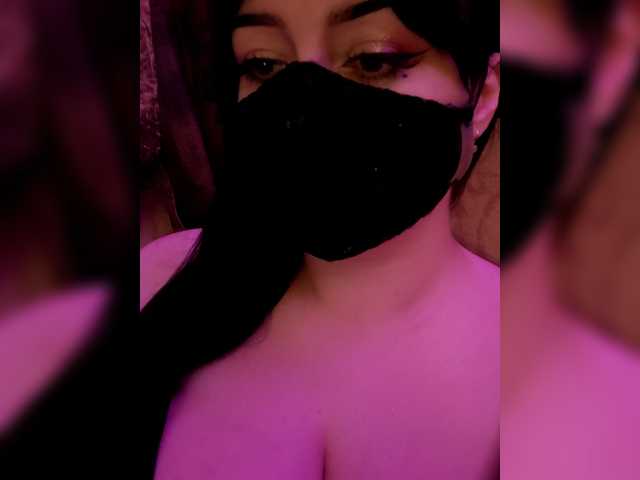 YennSI live webcam show